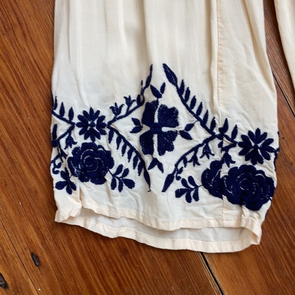 Love Tree Blouse - Picture 2 of 6